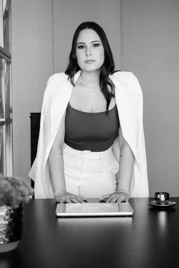 Maikelly Lacerda - Duncke & Menna Advogados Associados